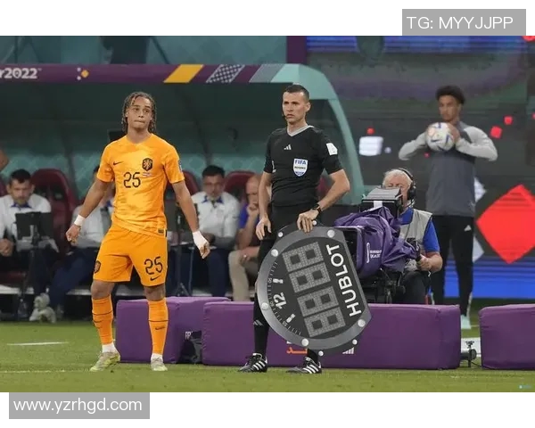 哈维西蒙斯的足球之路与未来发展潜力分析